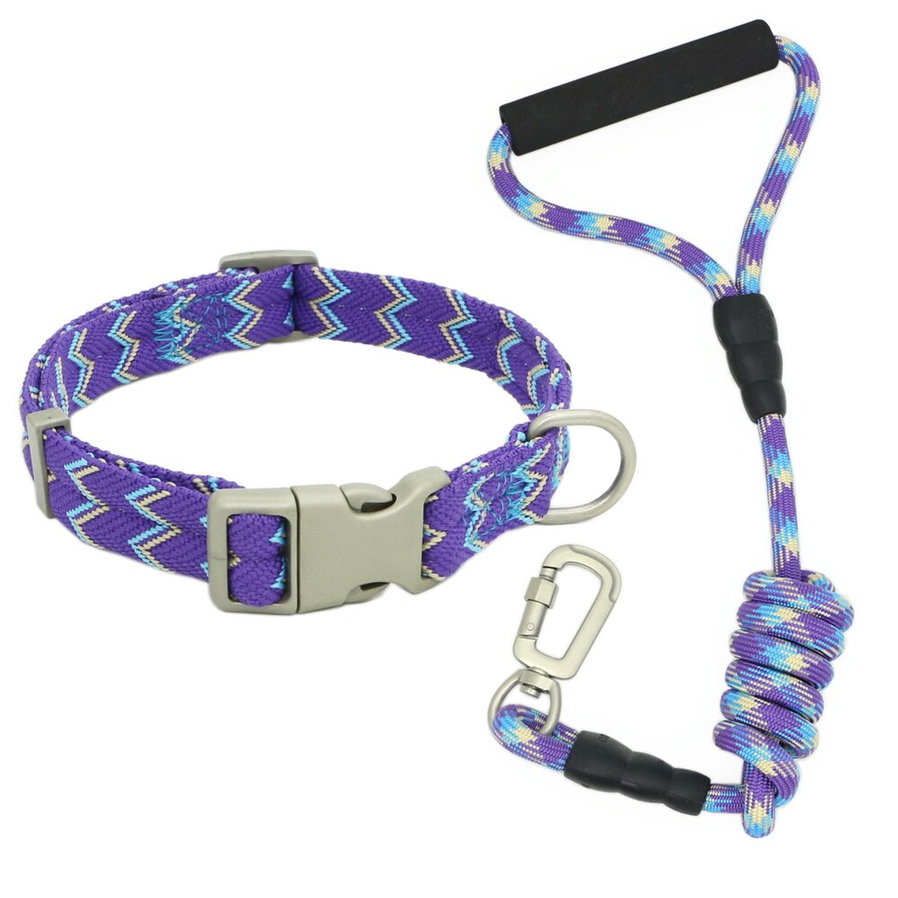 Striking collar and lead set, with comfortable handle for small to extra large breeds