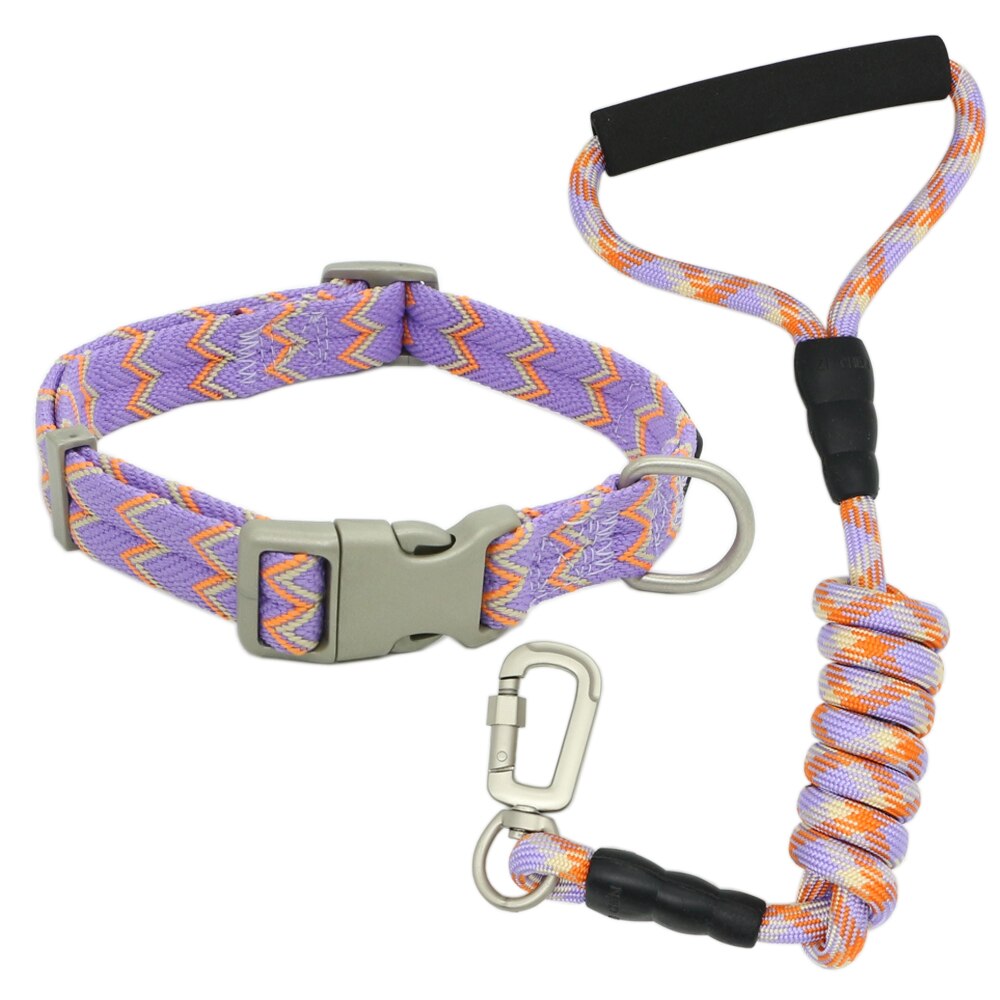 Striking collar and lead set, with comfortable handle for small to extra large breeds